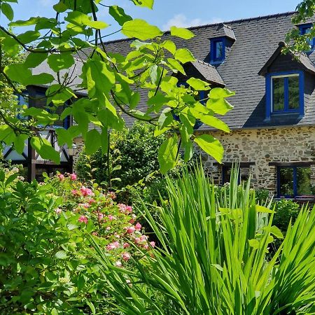 Maison En Pierre Dans Son Nid De Verdure Roz-Landrieux 外观 照片