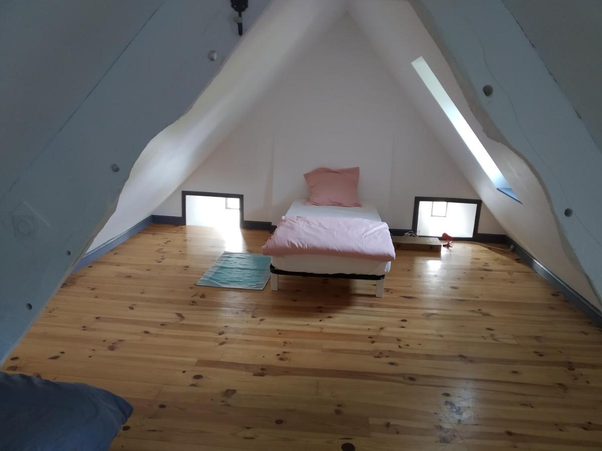 Maison En Pierre Dans Son Nid De Verdure Roz-Landrieux 外观 照片