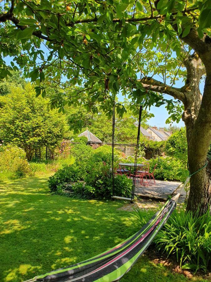 Maison En Pierre Dans Son Nid De Verdure Roz-Landrieux 外观 照片